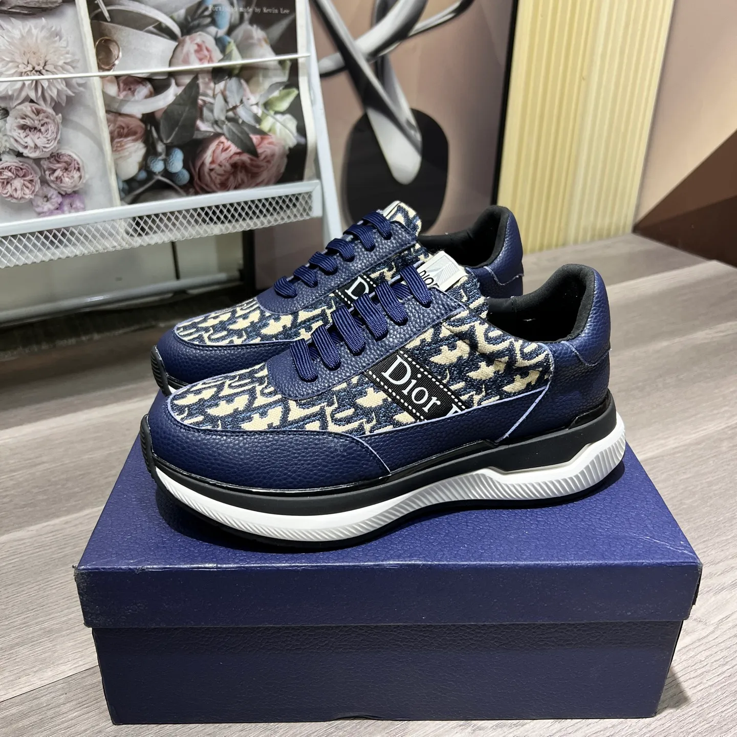 Factory price: 420💰"Dior"⚠️⚠️Top purchasing agent🔍🔍Men's 2025HK counters are on sale simultaneously. Sole: The original sole is specially provided by the original factory. The exclusive movable molded sole is super comfortable. The original factory is made with the original product🔍🔍, sheepskin foot pads, mesh lining💪Details determine the quality. We only make shoes with our heart. You can enter and leave the counter at will. Welcome to compare 🇮🇹Size number: 38-44, customized 45